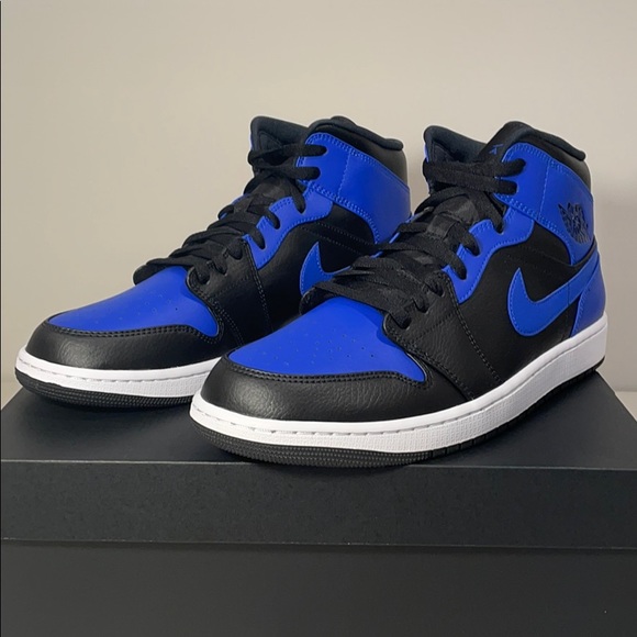 NEW Nike Air Jordan 1 Retro OG Mid Hyper Royal - Picture 2 of 8